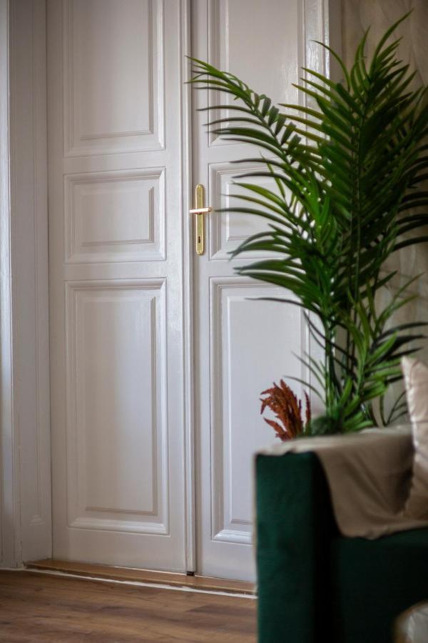 Luxurious Art Deco Residence In The Heart Of Budapest Exterior foto